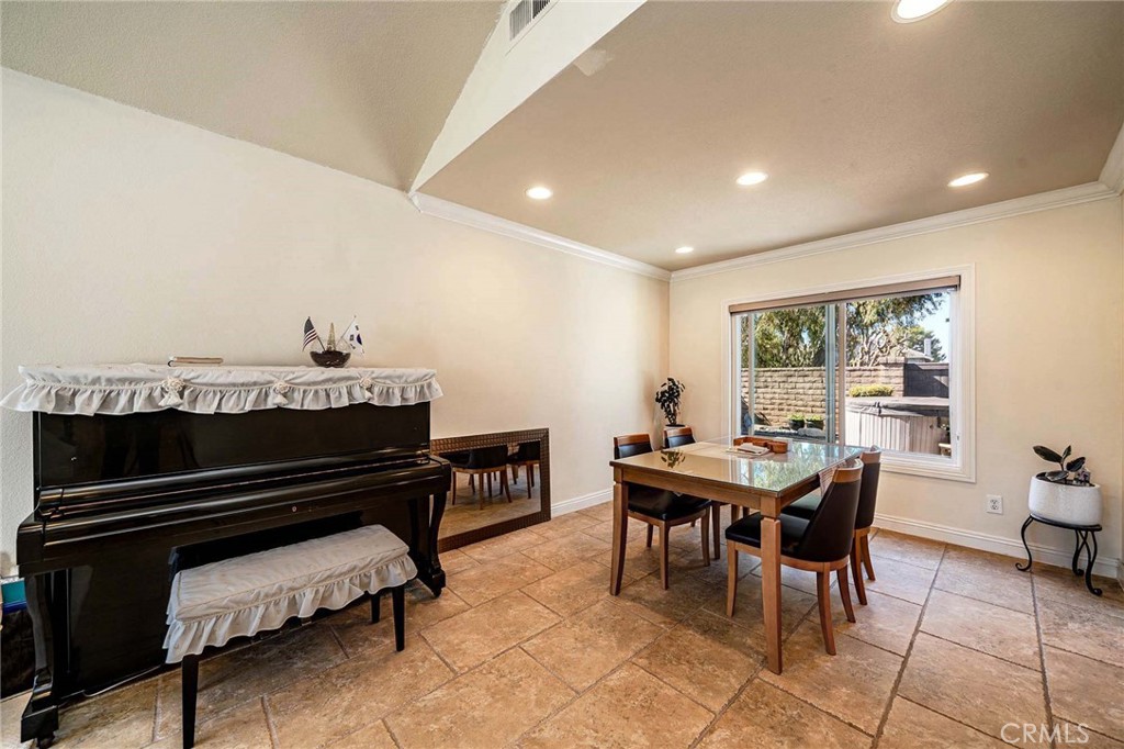 141 Meadowcreek Road Brea, CA 92821 - Photo 7 of 42 Gallery Image 7