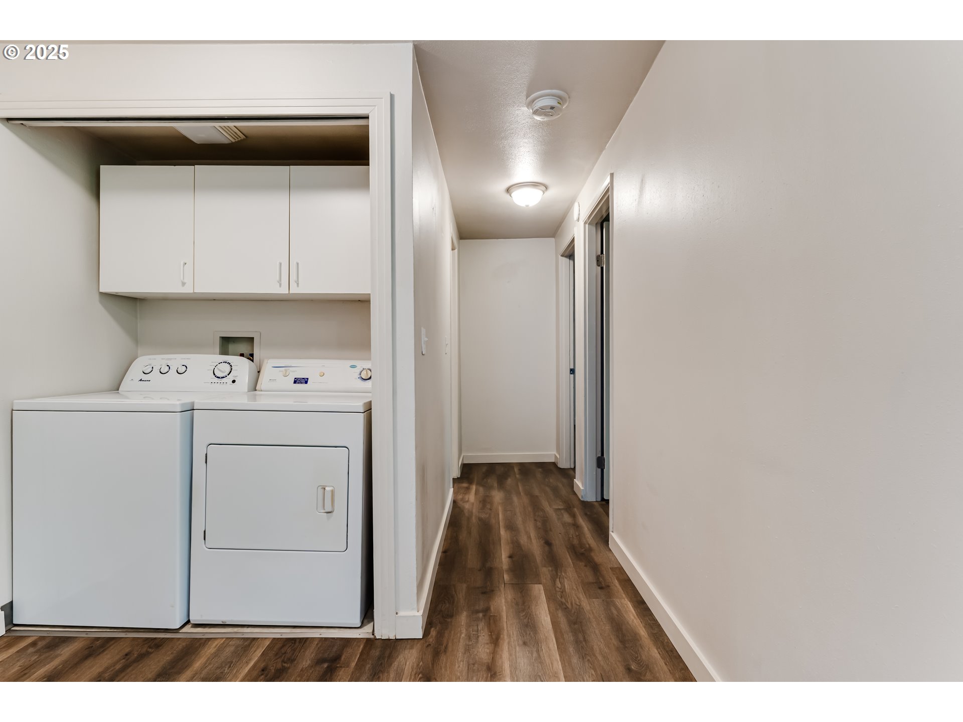 418 Stonewood Drive Eugene, OR 97405 - Photo 12 of 36 a view of utility room