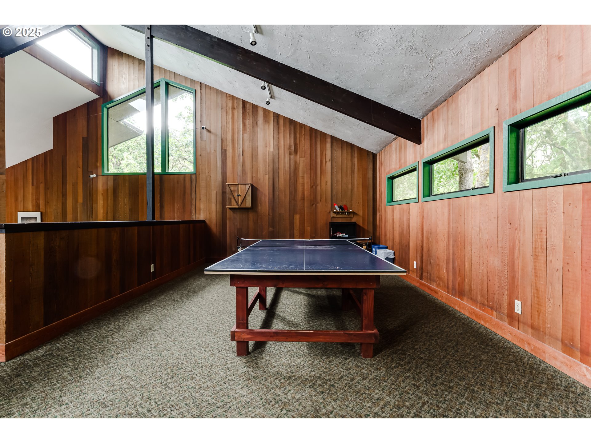 418 Stonewood Drive Eugene, OR 97405 - Photo 29 of 36 a view of backyard with furniture