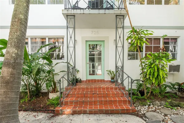 $2,700 | 728 Lenox Avenue, Unit A8, Miami Beach, FL 33139