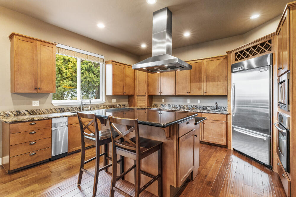 6447 Jake Road Klamath Falls, OR 97601 - Photo 15 of 59