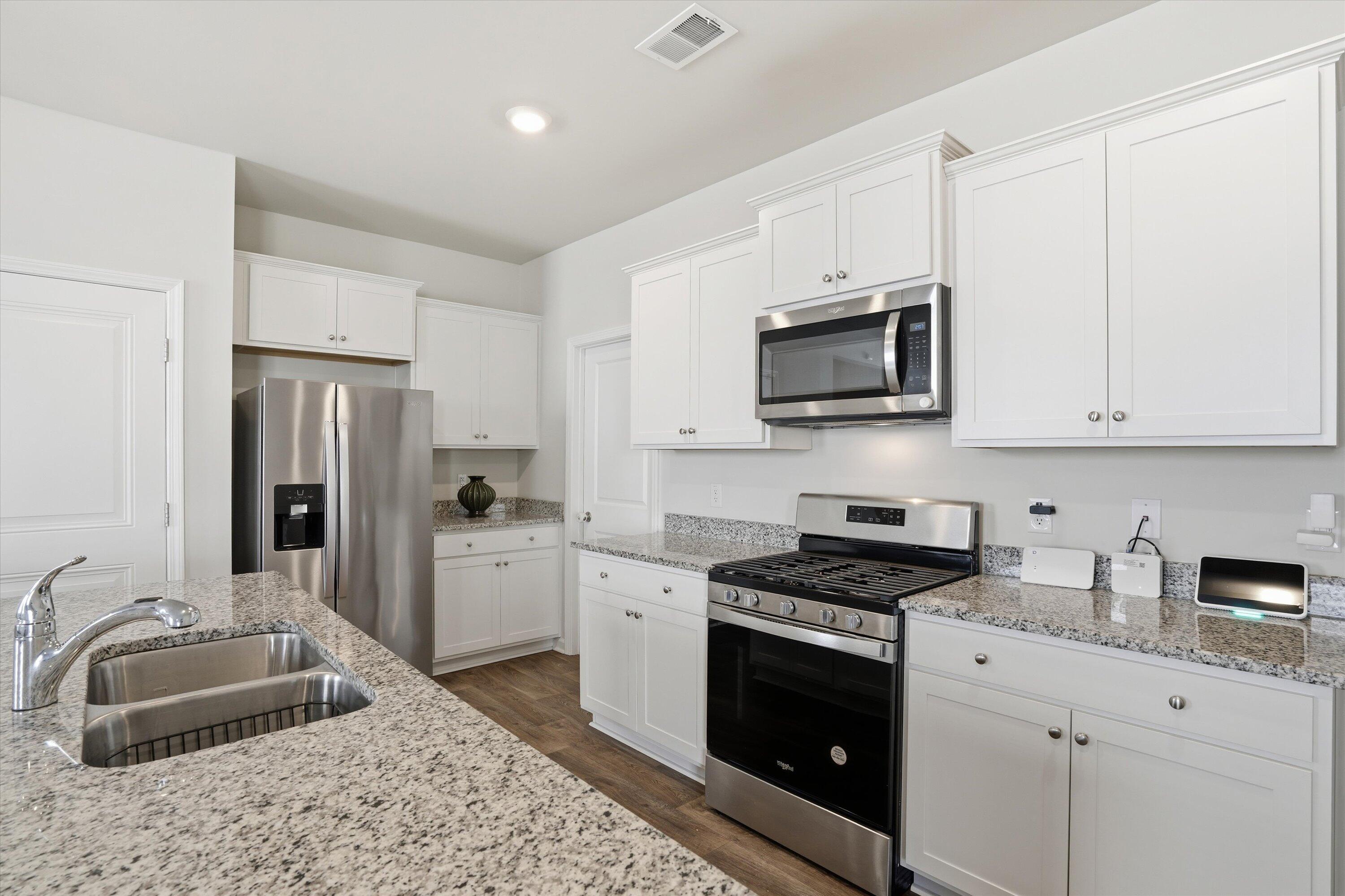 123 Horizon Rdg Drive Summerville, SC 29486 - Photo 23 of 48 Kitchen