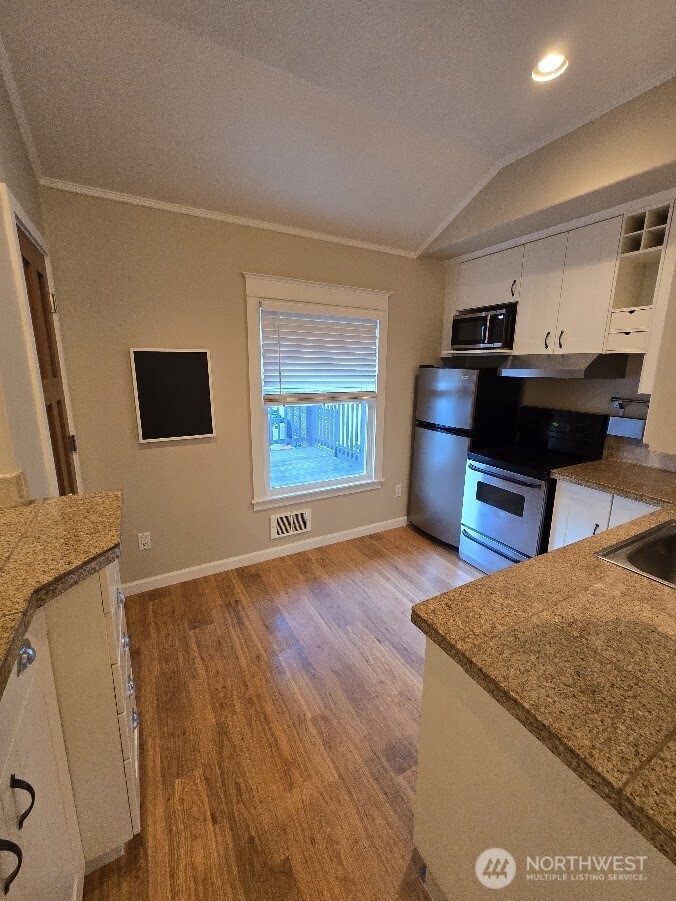 3330 Rucker Avenue Everett, WA 98201 - Photo 14 of 21