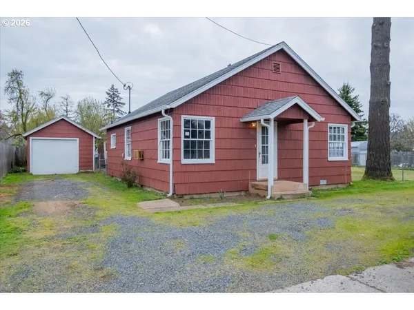 $195,000 | 1132 2nd Avenue, Sweet Home, OR 97386