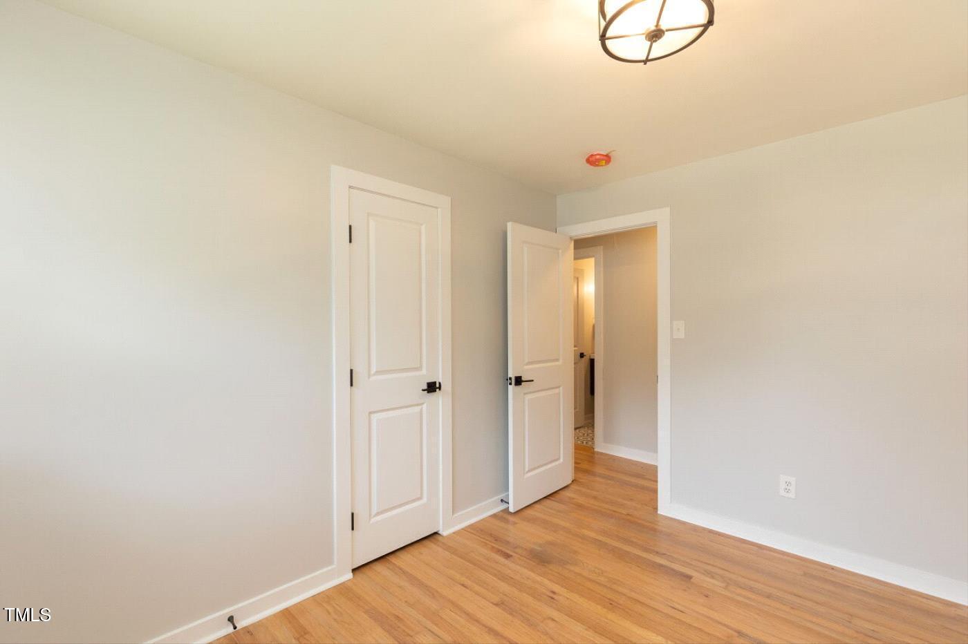 410 Fenton Street Raleigh, NC 27604 - Photo 20 of 28 a very nice looking room with a large window