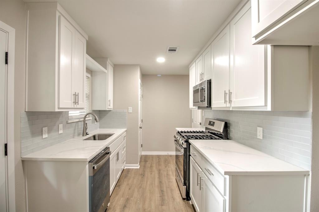 327 West McKinney Street Pilot Point, TX 76258 - Photo 11 of 29