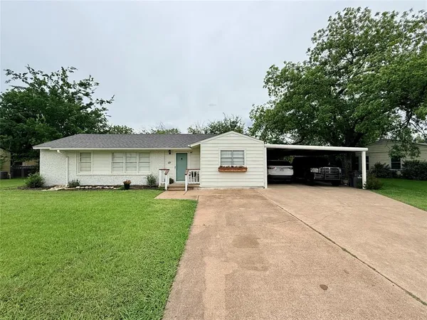 $235,000 | 1346 Hillcrest Drive, Graham, TX 76450