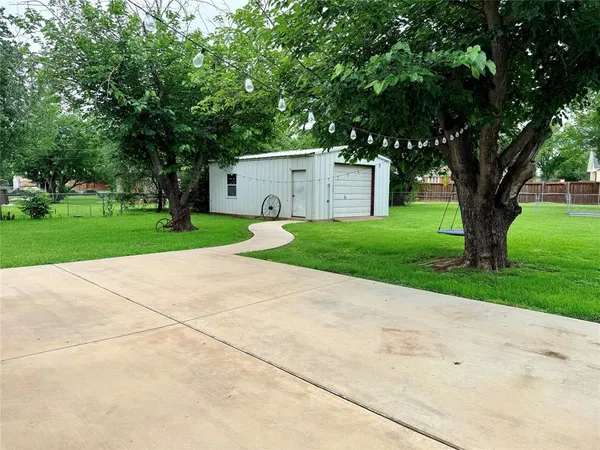 $235,000 | 1346 Hillcrest Drive, Graham, TX 76450