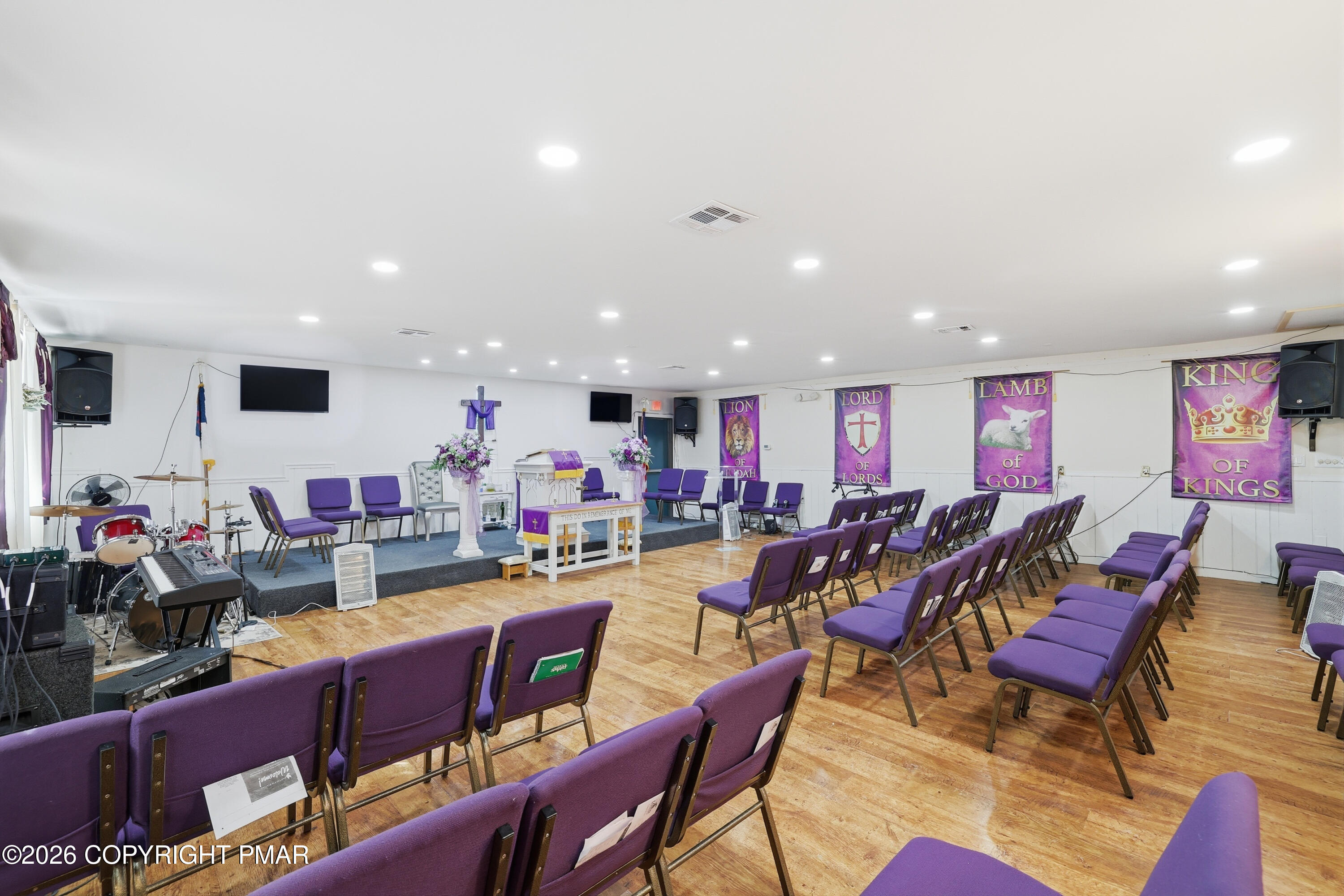 361 Interchange Road Kresgeville, PA 18333 - Photo 13 of 48 a view of a dining area with lots of furniture