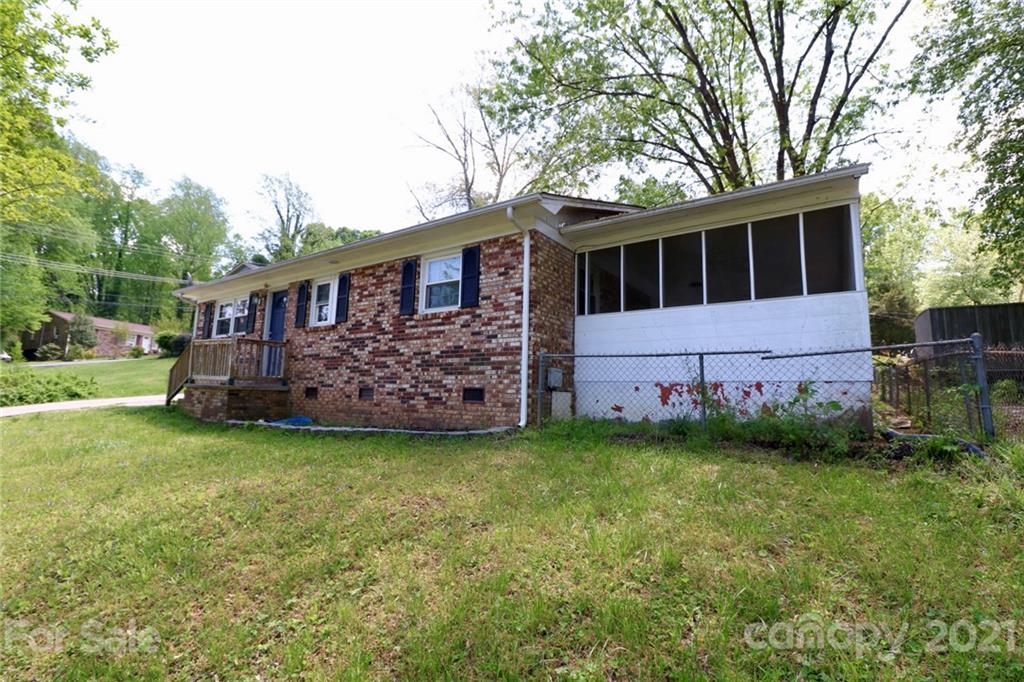 805 Park Road Dallas, NC 28034 - Photo 1 of 11 Gallery Image 1