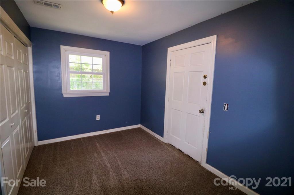 805 Park Road Dallas, NC 28034 - Photo 3 of 11 Gallery Image 3