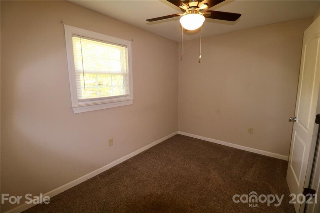805 Park Road Dallas, NC 28034 - Photo 4 of 11 Gallery Image 4