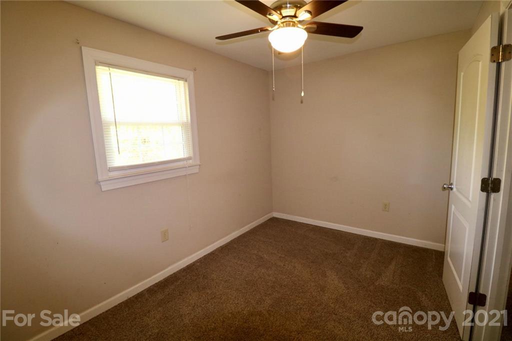 805 Park Road Dallas, NC 28034 - Photo 5 of 11 Gallery Image 5