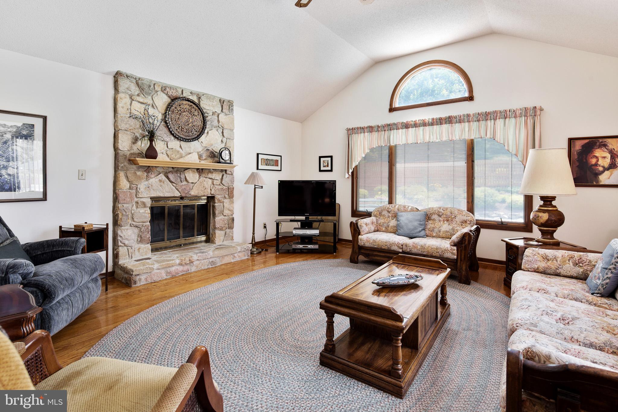 11 Anderson Lane Newark, DE 19711 - Photo 5 of 25 Family/Great Room