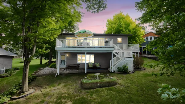$499,000 | 22818 Stavenau Lane, Elysian, MN 56028