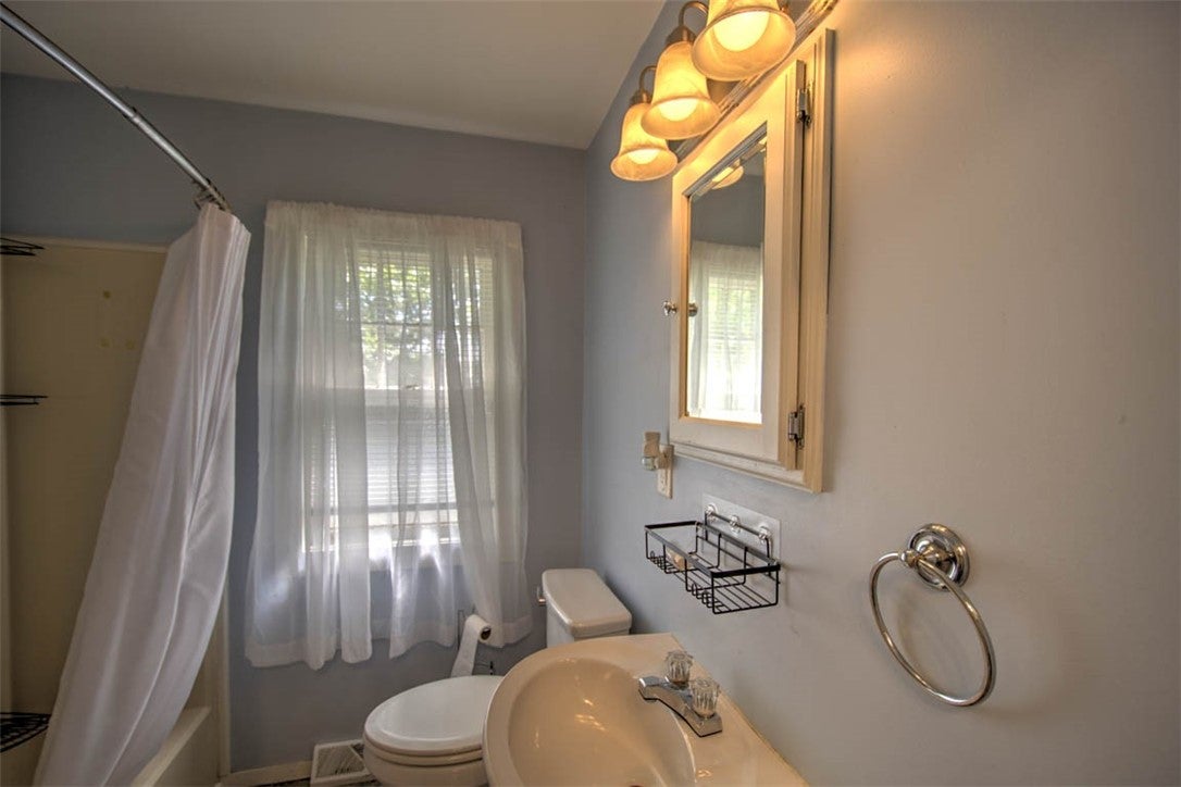 1305 Oak Drive Decatur, IL 62526 - Photo 15 of 26 Gallery Image 15