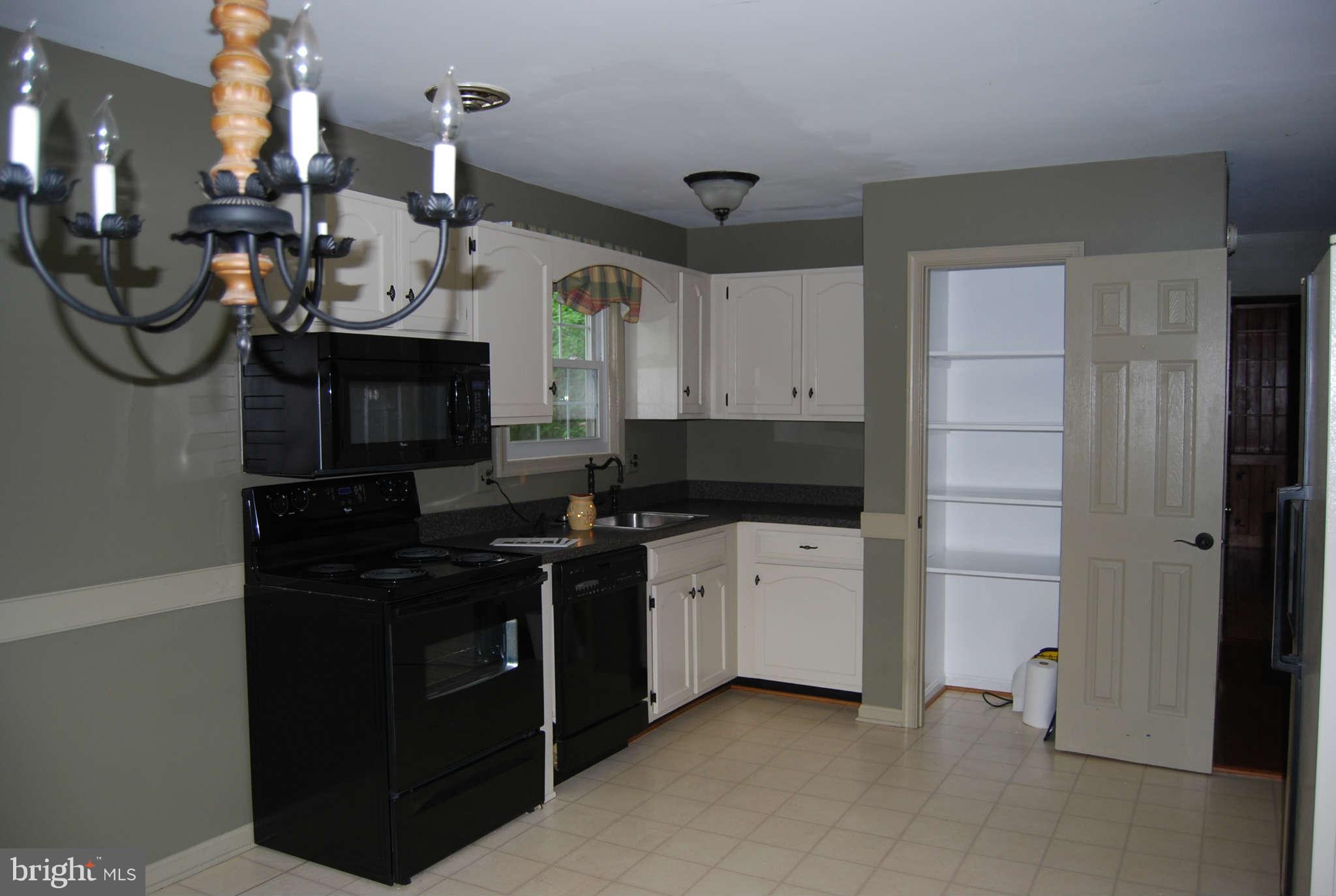 8488 Weems Road Manassas, VA 20110 - Photo 11 of 21 Kitchen