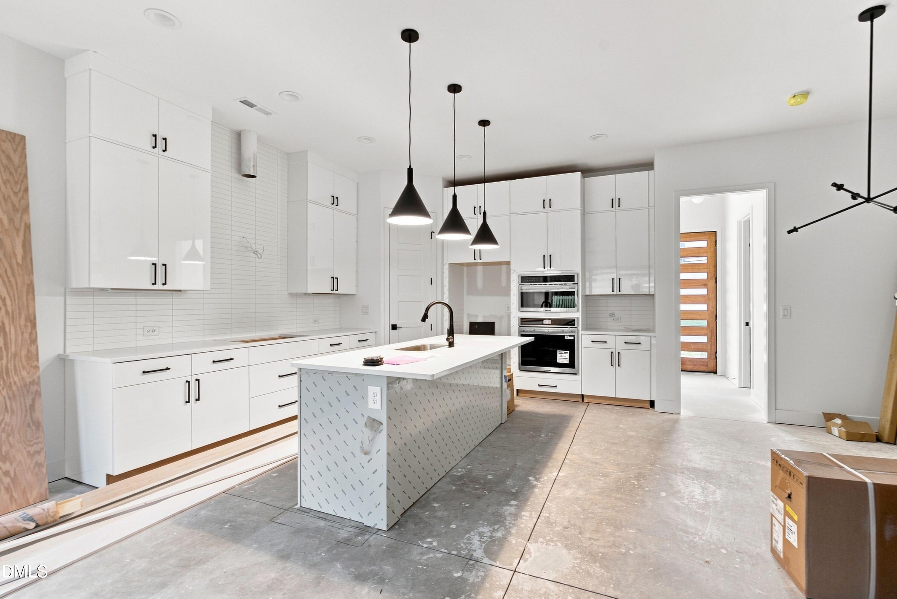 1804 Pershing Road Raleigh, NC 27608 - Photo 11 of 22 DSC_06487