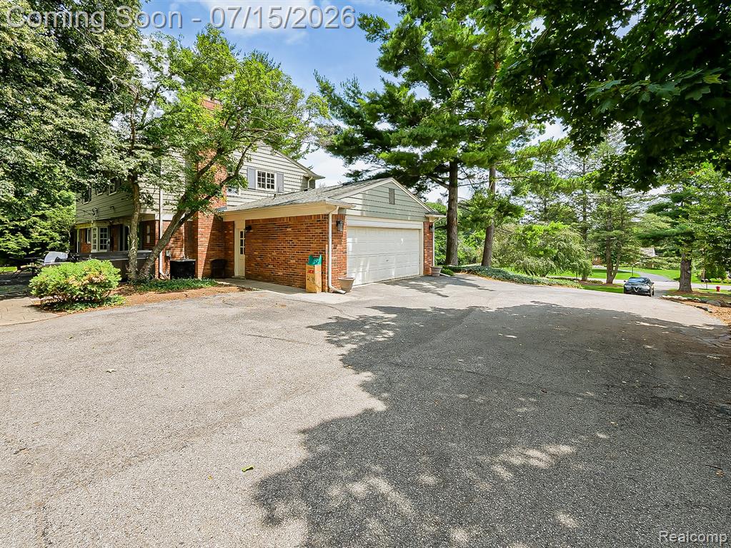 6730 Meadowlake Road Bloomfield Hills, MI 48301 - Photo 49 of 72