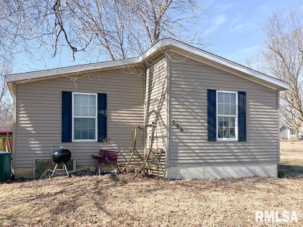 206 Bowery Street Table Grove, IL 61482 - Photo 2 of 9