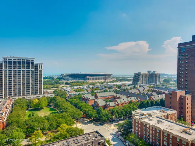 $499,000 | 100 East 14th Street, Unit 1502, Chicago, IL 60605