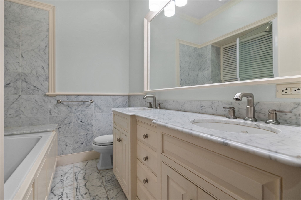 8 Garrison Street, Unit 104 Boston, MA 02116 - Photo 8 of 11
