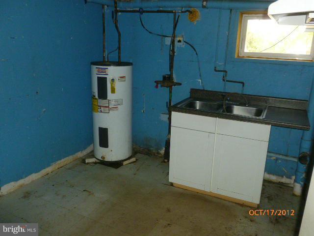 9103 Dangerfield Road Clinton, MD 20735 - Photo 9 of 14 Interior (General)
