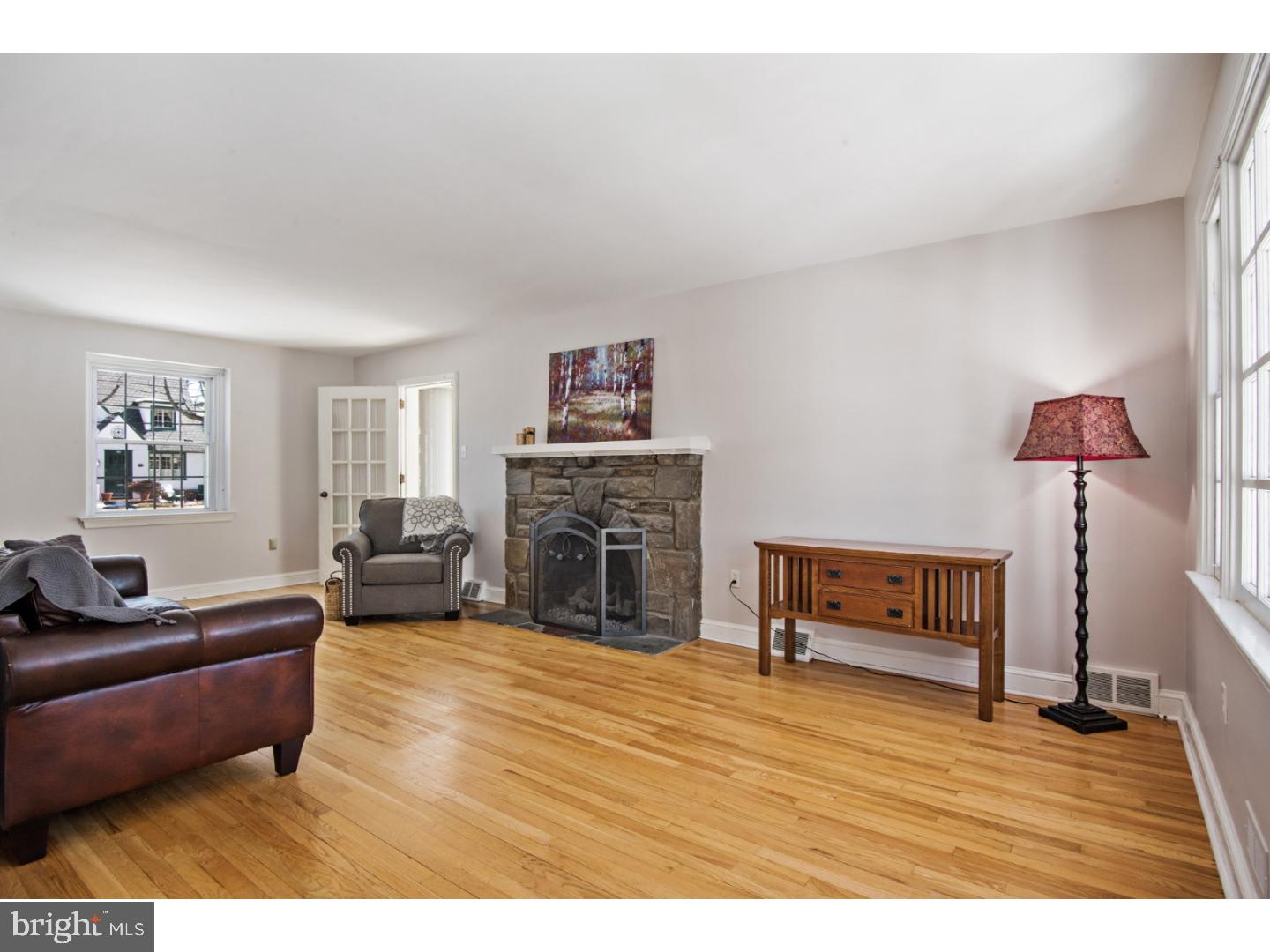 400 Tasker Street Ridley Park, PA 19078 - Photo 3 of 23 Living Room