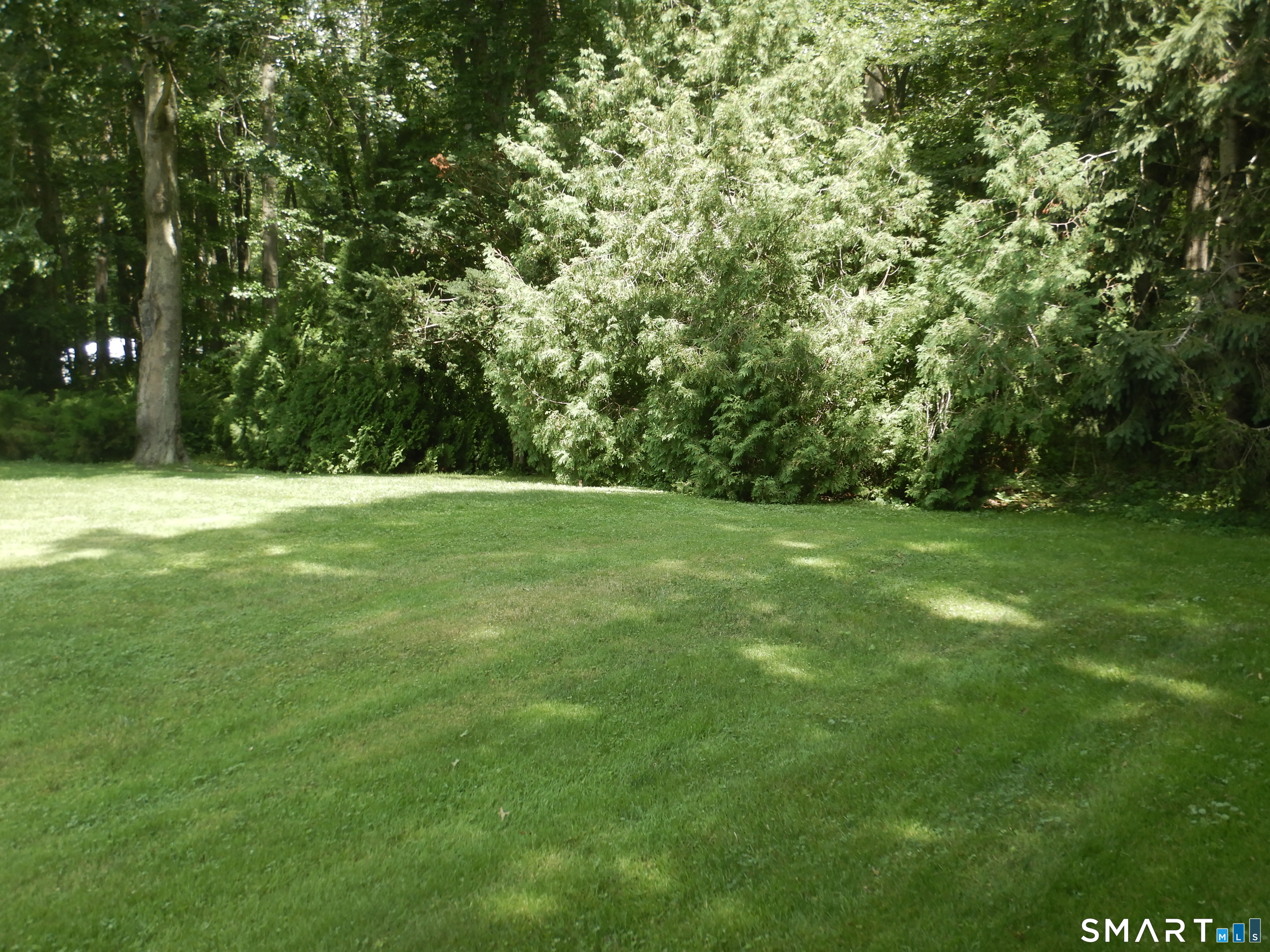 26 Beach Park Road Clinton, CT 06413 - Photo 3 of 28 Gallery Image 3