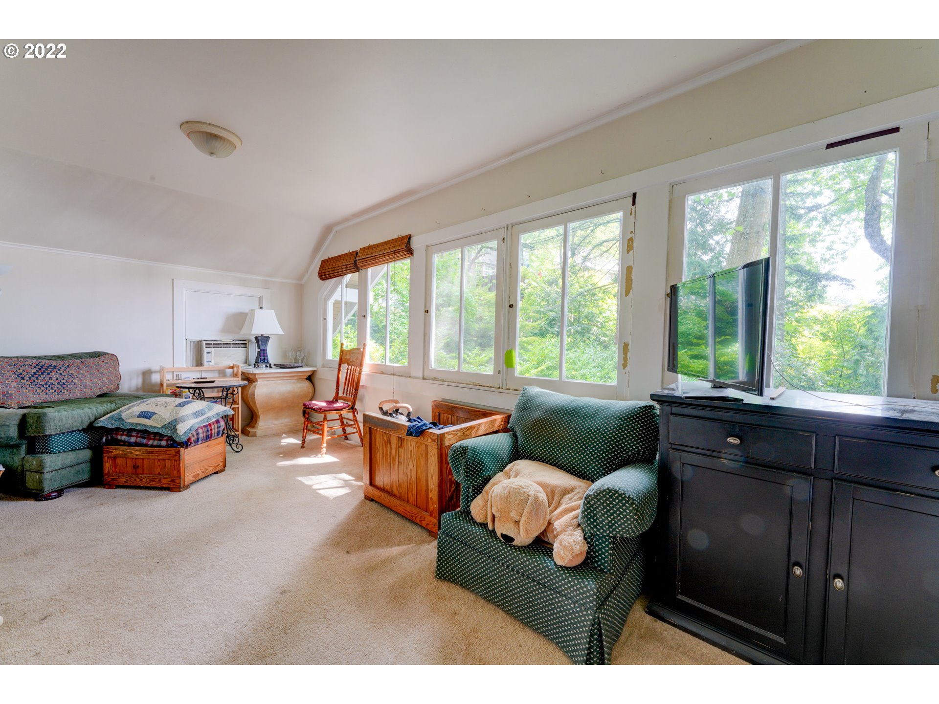 2160 Southwest Kings Court Portland, OR 97205 - Photo 18 of 24 Gallery Image 18