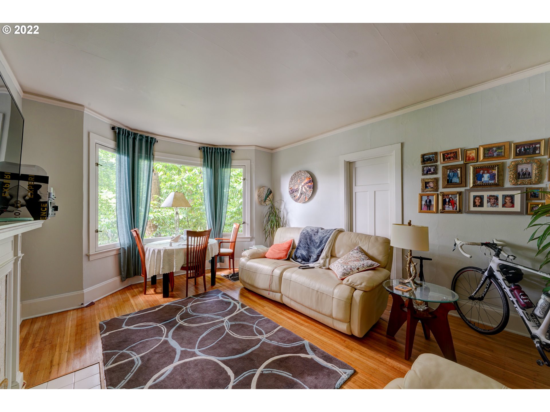2160 Southwest Kings Court Portland, OR 97205 - Photo 4 of 24 Gallery Image 4