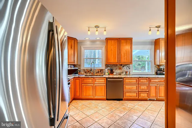 $749,999 | 4 Valley Oak Court, Lutherville-Timonium, MD 21093