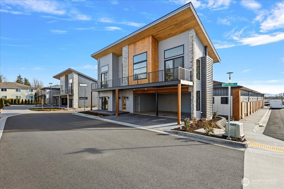 120 Skipping Stone Loop Lynden, WA 98264 - Photo 2 of 27