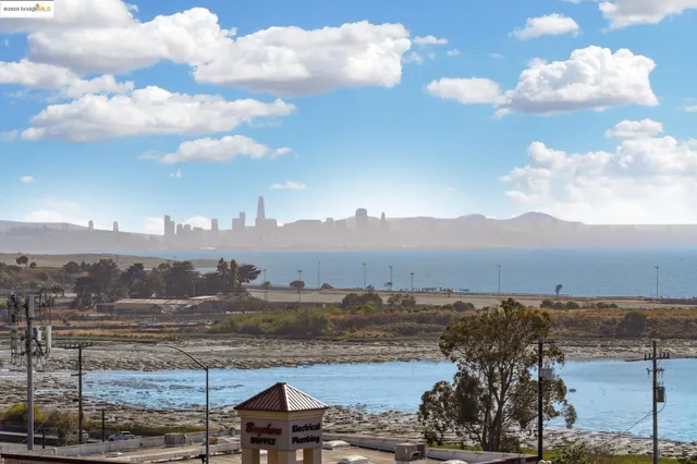 $388,000 | 555 Pierce Street, Unit 203, Albany, CA 94706