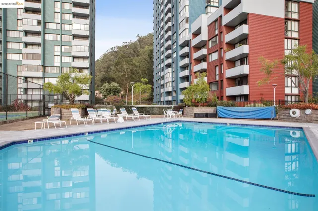 $388,000 | 555 Pierce Street, Unit 203, Albany, CA 94706