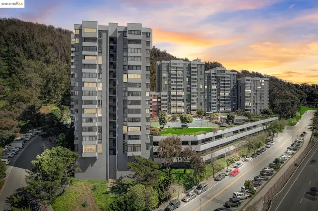 $388,000 | 555 Pierce Street, Unit 203, Albany, CA 94706