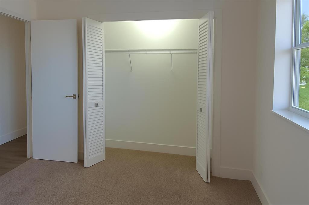 4650 Washington Street, Unit 210 Hollywood, FL 33021 - Photo 7 of 24 GUEST BEDROOM