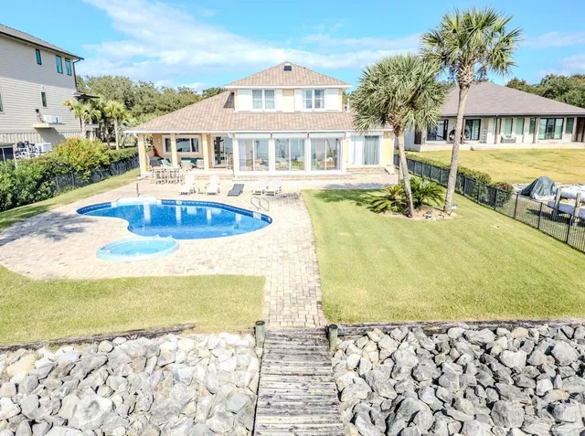 $1,800,000 | 2012 Pritchard Point Drive, Navarre, FL 32566