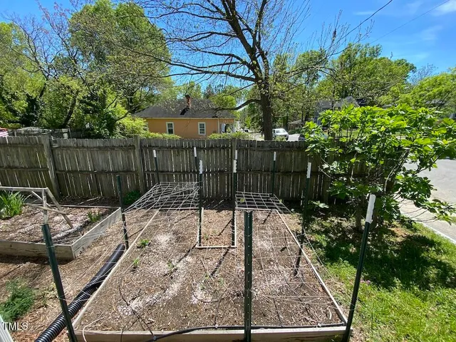 $2,600 | 101 South Briggs Avenue, Durham, NC 27703