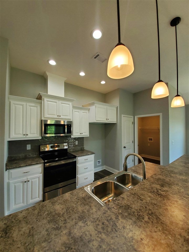 2103 Quail Ridge Lane Perry, GA 31069 - Photo 10 of 30 Gallery Image 10