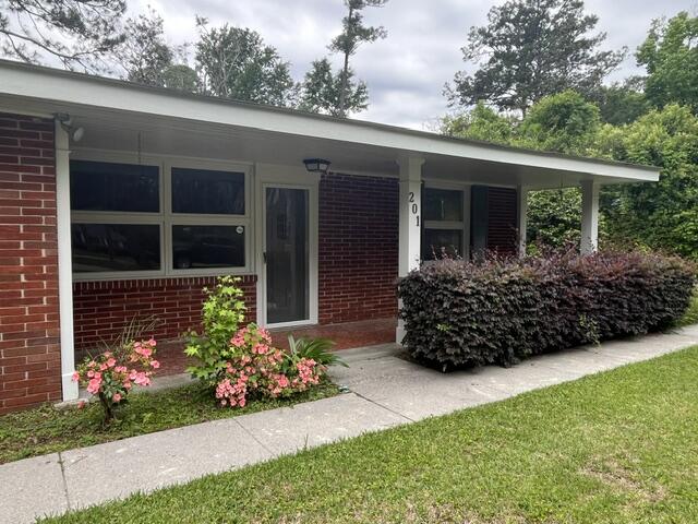 201 Overhill Road Walterboro, SC 29488 - Photo 3 of 33