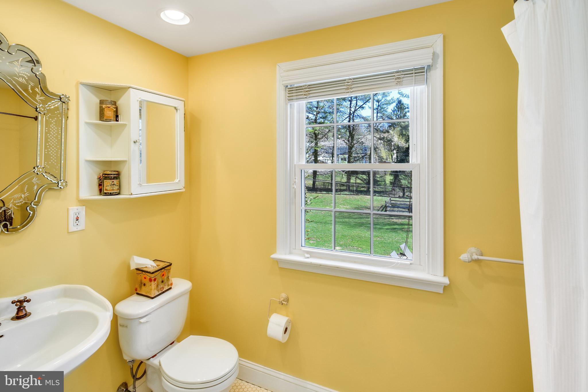 1615 Lark Lane Villanova, PA 19085 - Photo 15 of 25 Upstairs hall bath
