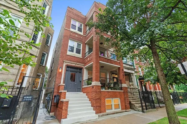 $2,400 | 927 North Mozart Street, Unit G, Chicago, IL 60622