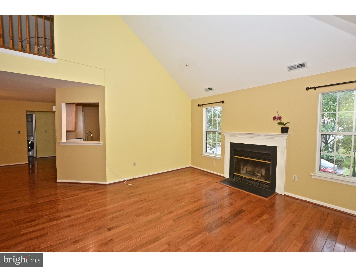 322 Brickhouse Road Princeton, NJ 08540 - Photo 4 of 20 Living Room