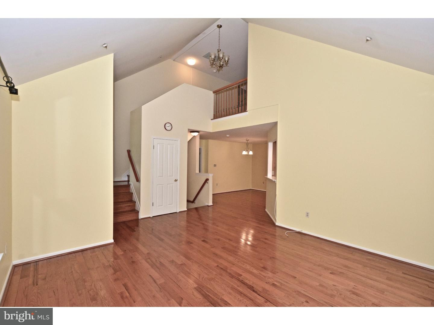322 Brickhouse Road Princeton, NJ 08540 - Photo 5 of 20 Living Room