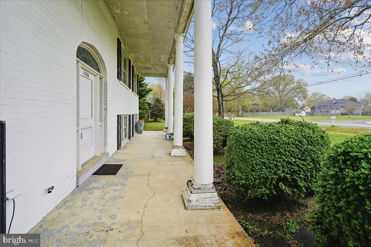 12326 Riverview Road Fort Washington, MD 20744 - Photo 2 of 23 Sweeping Front Porch