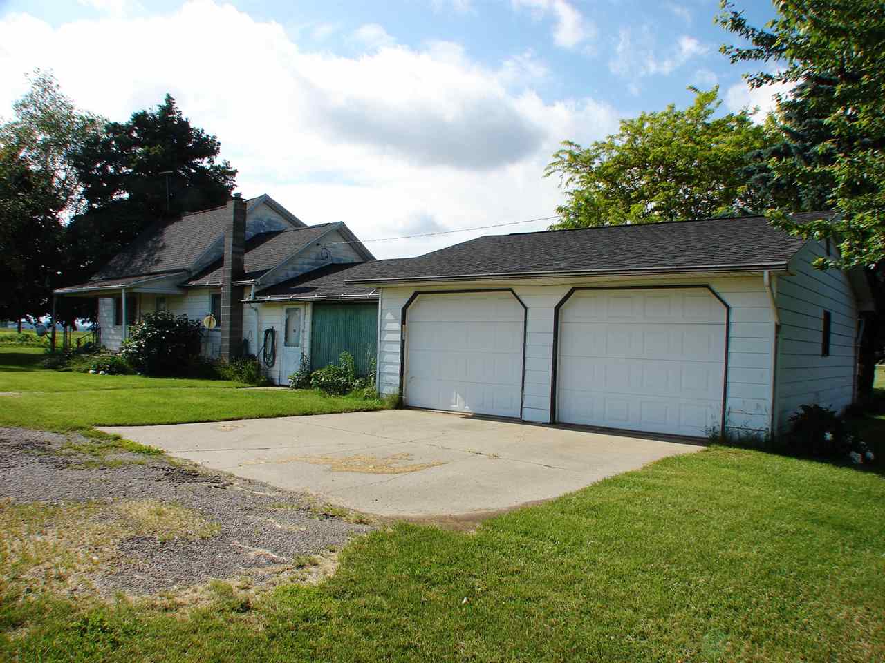 3023 South Crapo Road Ithaca, MI 48847 - Photo 2 of 29 1863181-1.JPG