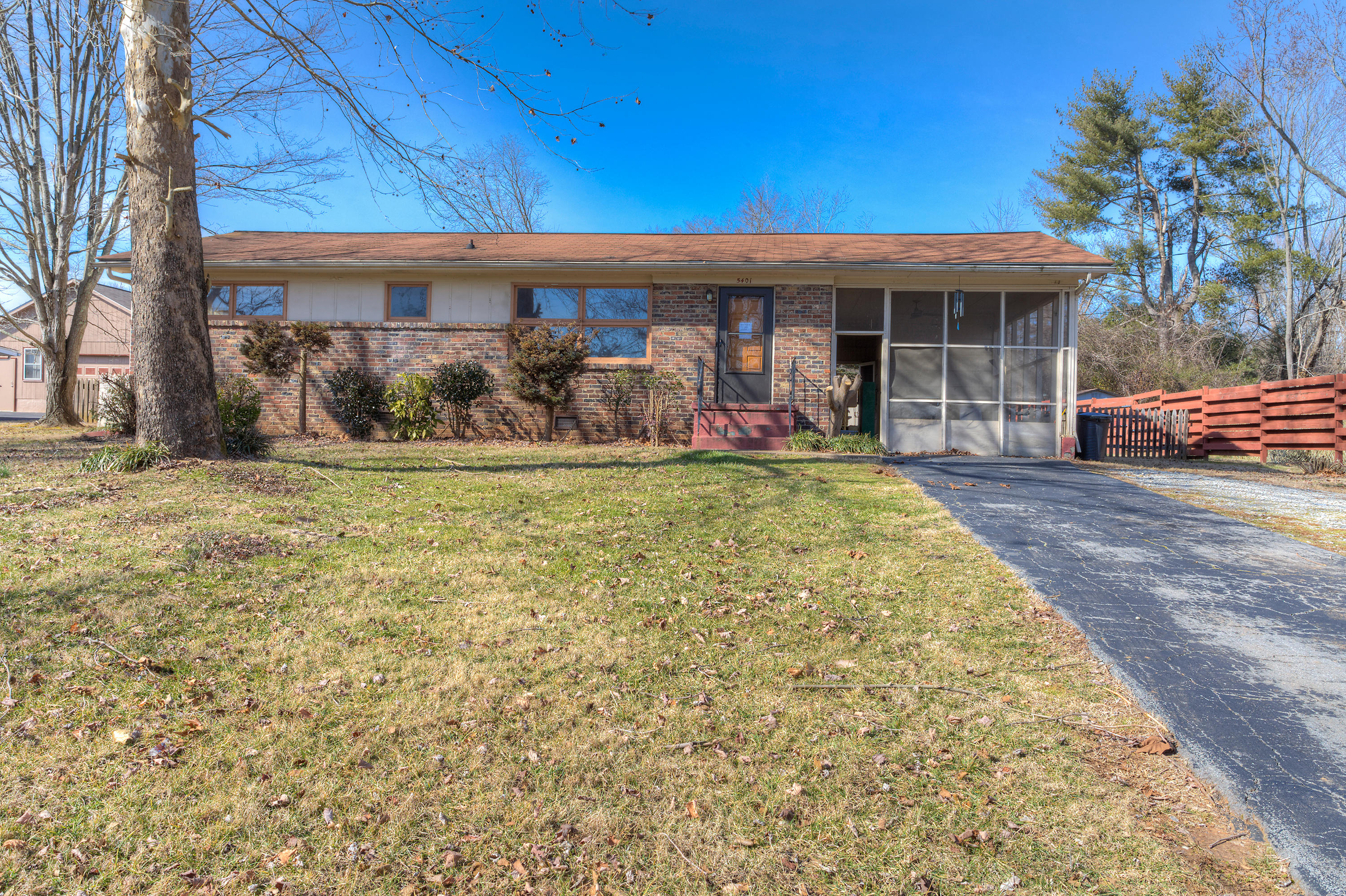 5401 Bluefield Road Knoxville, TN 37921 - Photo 1 of 20 Exterior_003