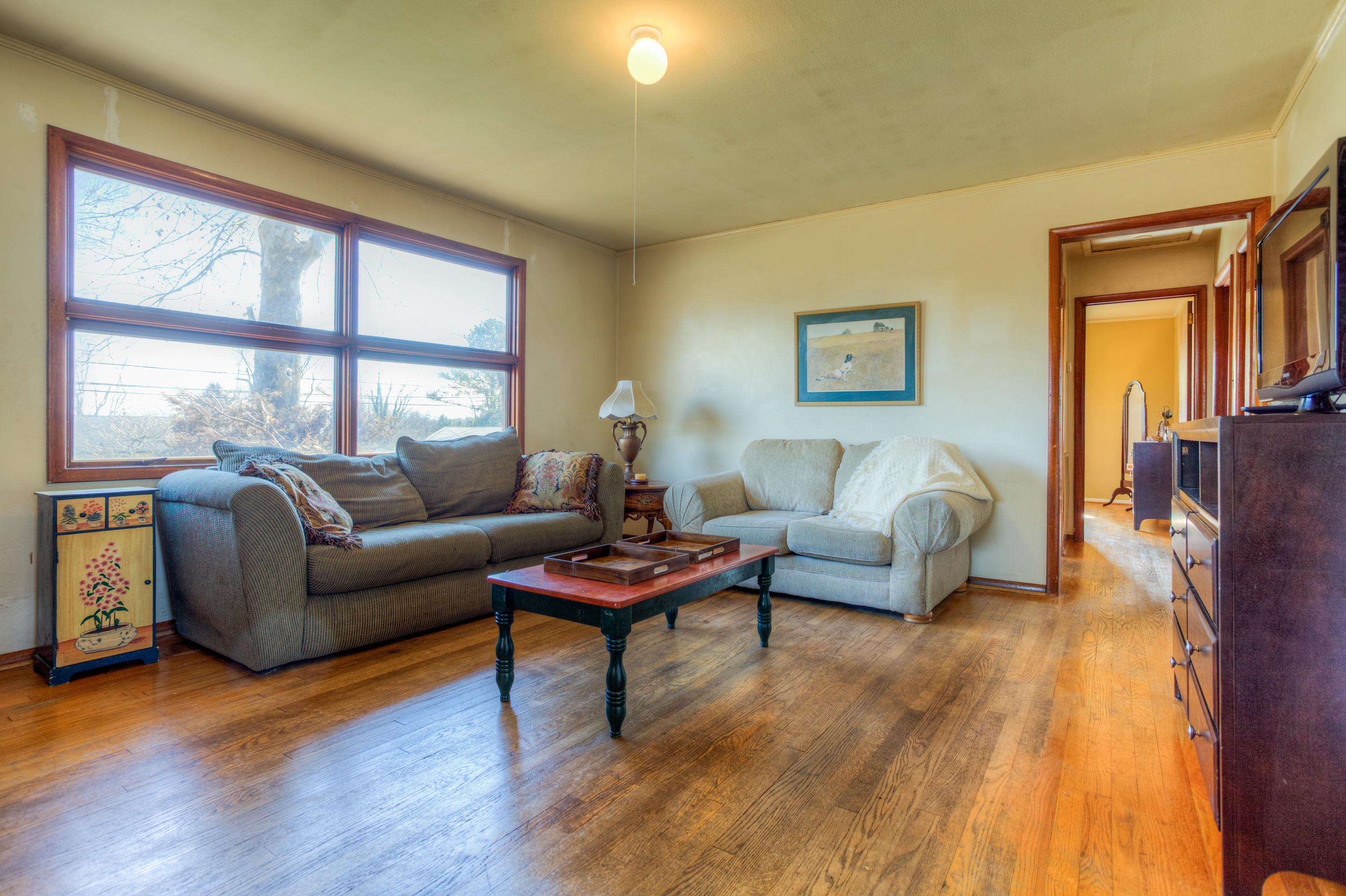 5401 Bluefield Road Knoxville, TN 37921 - Photo 5 of 20 Living Room_003