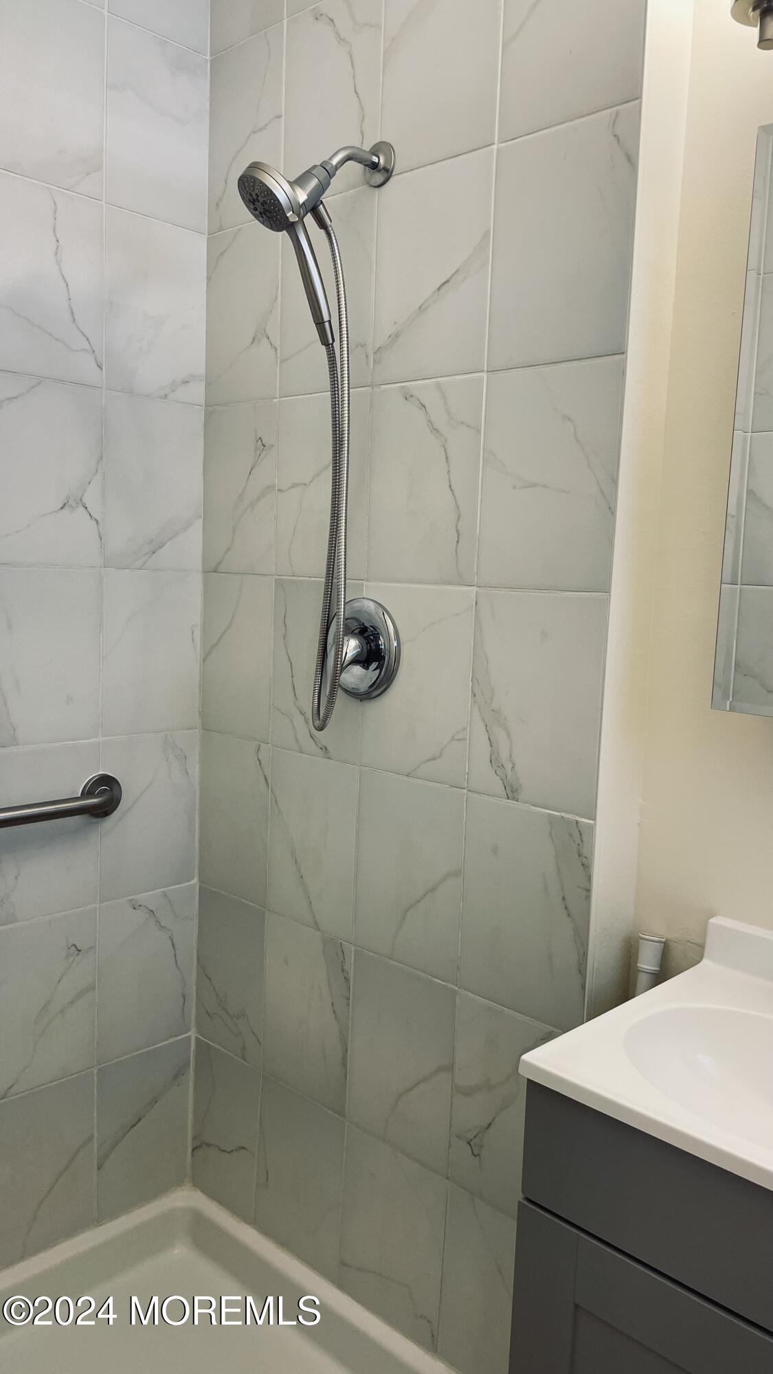 602 Harris Avenue, Unit 2B Brielle, NJ 08730 - Photo 8 of 9 shower